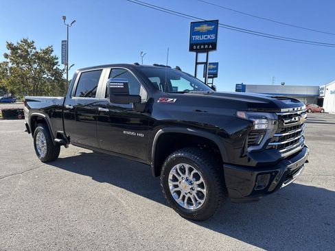 Used 2025 Chevrolet Silverado 2500 LT w/ Z71 Chrome Sport Edition image 28