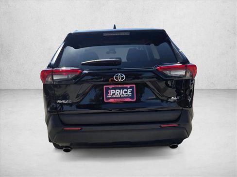 Used 2024 Toyota RAV4 XLE w/ Convenience Package FWD image 7