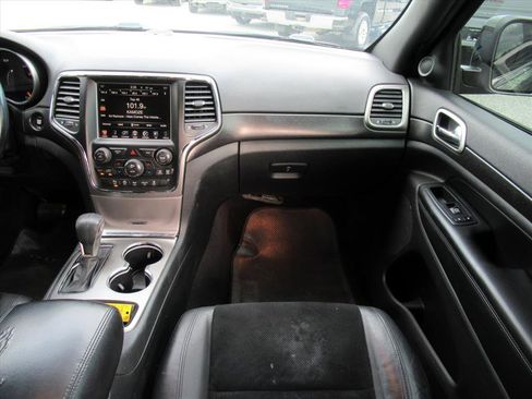 Used 2017 Jeep Grand Cherokee Altitude image 12