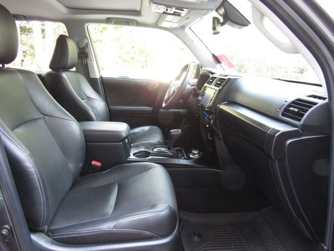 Used 2022 Toyota 4Runner Limited AWD/4WD image 18