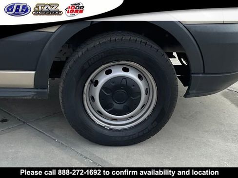 Used 2018 Ford Transit 250 148 Medium Roof image 9