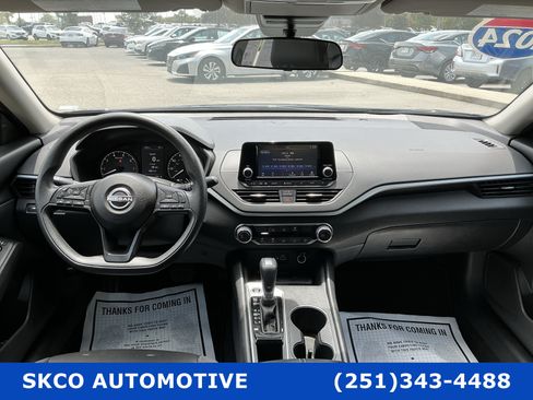 Used 2024 Nissan Altima 2.5 S FWD image 15
