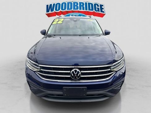 Used 2022 Volkswagen Tiguan SE w/ Panoramic Sunroof Package image 4