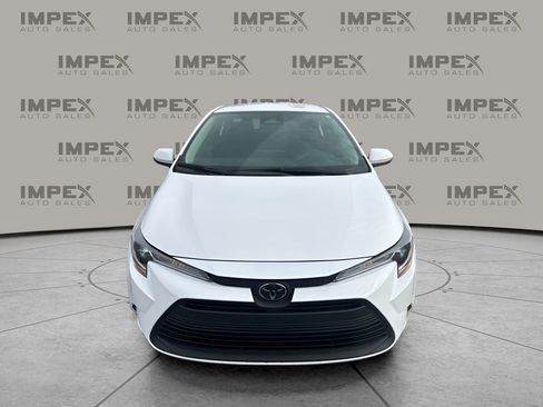 Used 2025 Toyota Corolla LE image 8