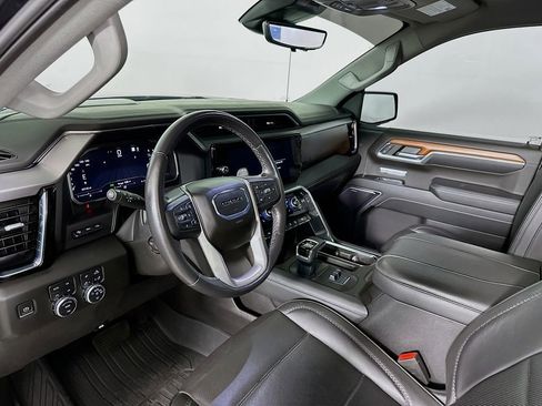 Used 2023 GMC Sierra 1500 Denali w/ Technology Package AWD/4WD image 10