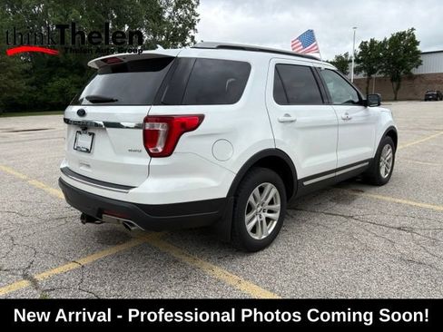 Used 2018 Ford Explorer XLT w/ Equipment Group 202A AWD/4WD image 5
