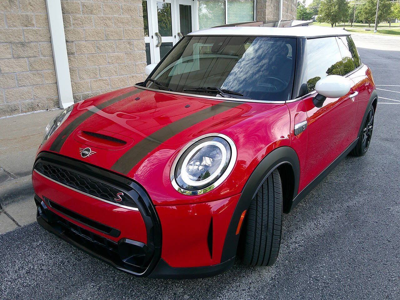 Used 2022 MINI Cooper S FWD image 2