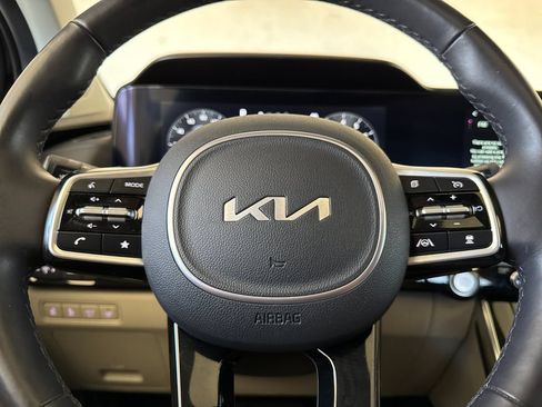 Used 2024 Kia Carnival SX Prestige FWD image 23