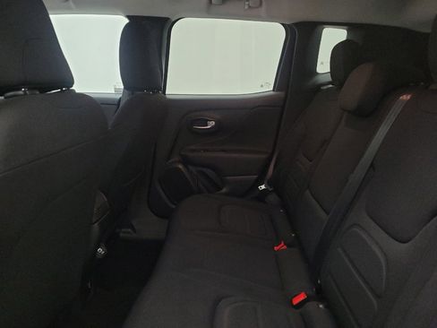 Used 2022 Jeep Renegade Latitude w/ Convenience Group image 18