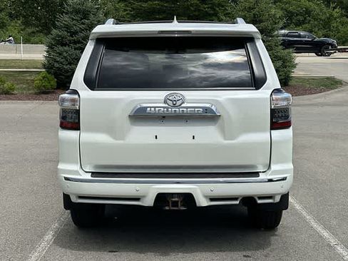 Used 2018 Toyota 4Runner Limited AWD/4WD image 4