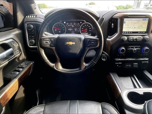 Used 2021 Chevrolet Silverado 1500 High Country w/ Technology Package AWD/4WD image 11