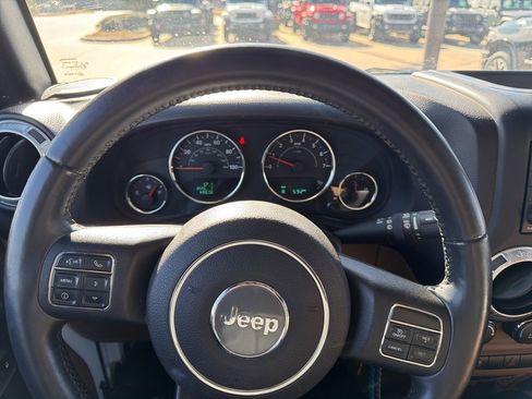 Used 2015 Jeep Wrangler Rubicon w/ Power Convenience Group image 10