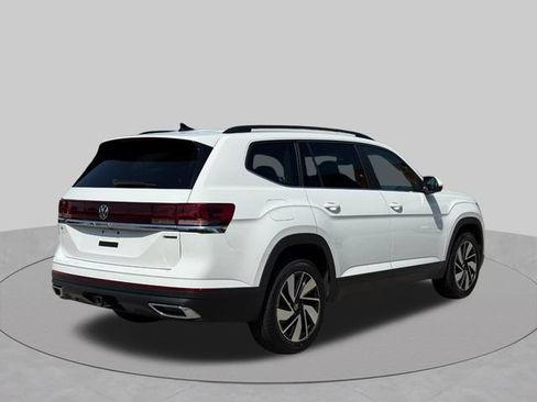 Used 2024 Volkswagen Atlas SE AWD/4WD image 3