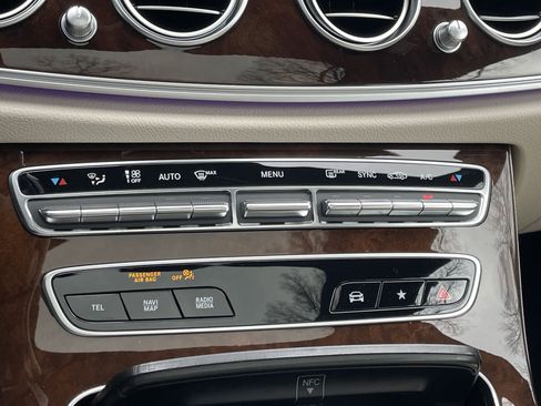 Certified 2022 Mercedes-Benz E 450 4MATIC Sedan image 32