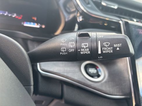 Used 2023 Jeep Grand Cherokee Overland w/ Luxury Tech Group IV image 11