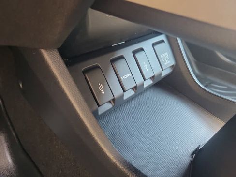 Used 2018 Honda HR-V EX image 14