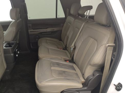 Used 2018 Ford Expedition Max Limited RWD image 18