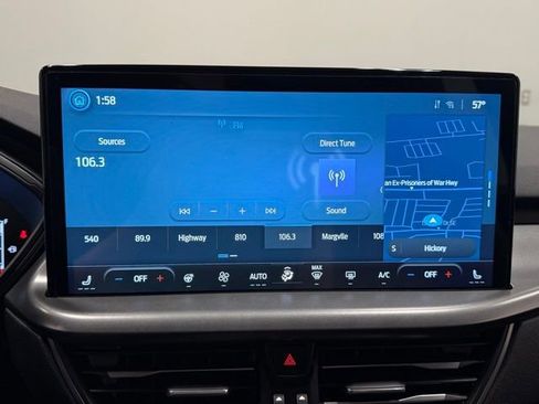 Used 2024 Ford Escape SE image 26