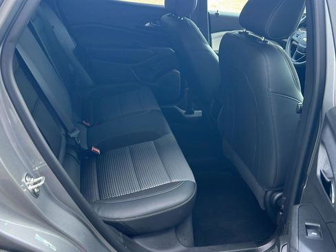 Used 2025 Chevrolet Trax LT image 12