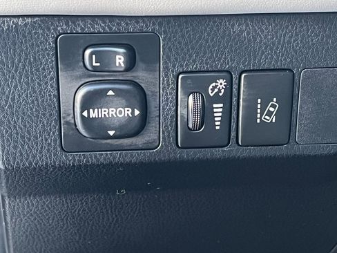 Used 2017 Toyota RAV4 XLE image 33