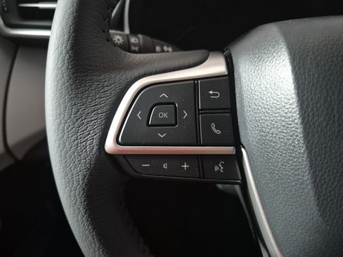 New 2026 Toyota Sienna XLE FWD image 19