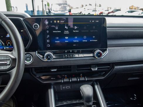 Used 2024 Chevrolet Colorado Trail Boss w/ Technology Package image 16