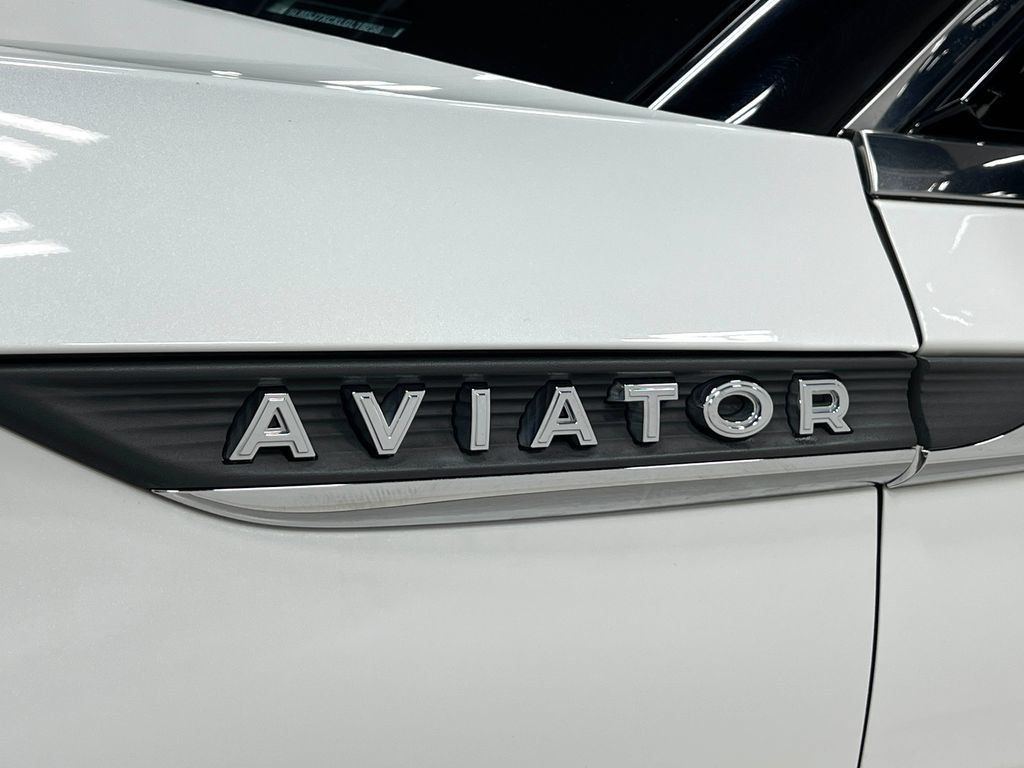 Used 2020 Lincoln Aviator Reserve w/ Elements Package Plus AWD/4WD image 41