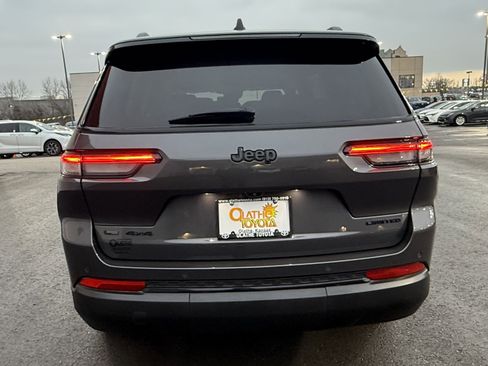 Used 2022 Jeep Grand Cherokee L Limited w/ Black Appearance Package image 5