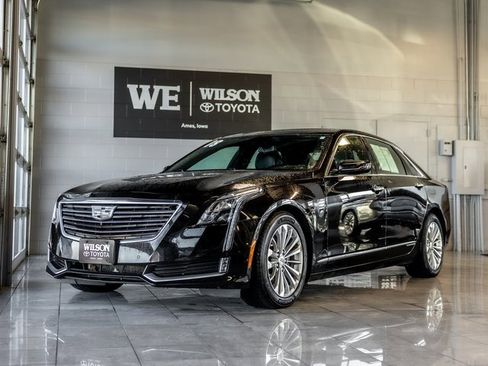 Used 2018 Cadillac CT6 Premium Luxury image 2