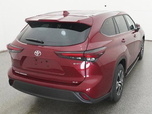 New 2026 Toyota Highlander XLE image 37