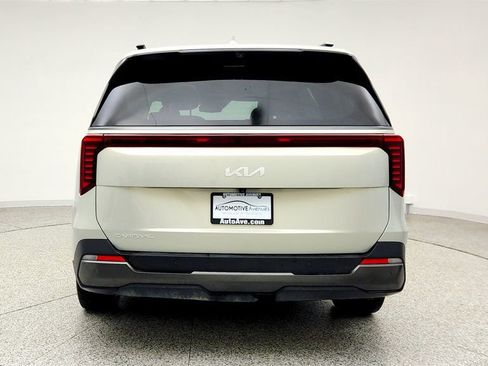 Used 2025 Kia Carnival SX Prestige image 6