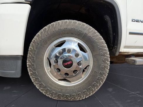 Used 2019 GMC Sierra 3500 Denali w/ Duramax Plus Package AWD/4WD image 14