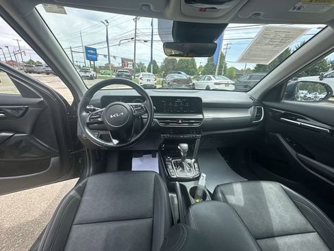 Used 2024 Kia Seltos EX FWD image 22
