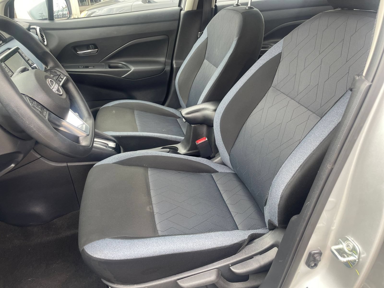 Used 2025 Nissan Versa SV FWD image 26