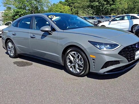 Certified 2022 Hyundai Sonata SEL w/ Convenience Package image 2