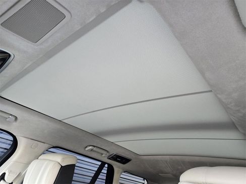 Used 2020 Land Rover Range Rover Autobiography image 21