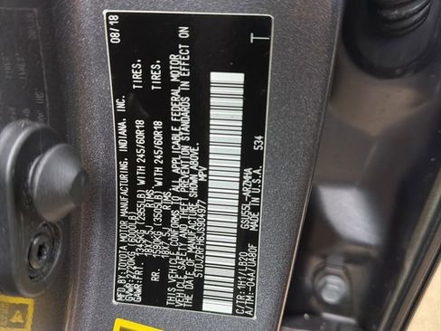 Used 2018 Toyota Highlander XLE image 9