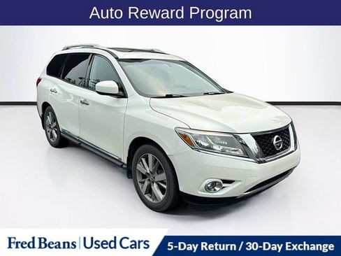 Used 2016 Nissan Pathfinder Platinum w/ Family Entertainment Package AWD/4WD image 1