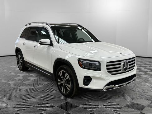Used 2025 Mercedes-Benz GLB 250 4MATIC image 7