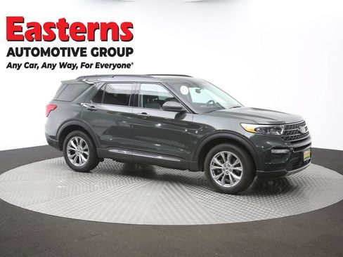 Used 2022 Ford Explorer XLT w/ Equipment Group 202A AWD/4WD image 51