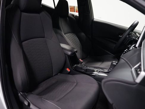 Certified 2025 Toyota Corolla SE image 29