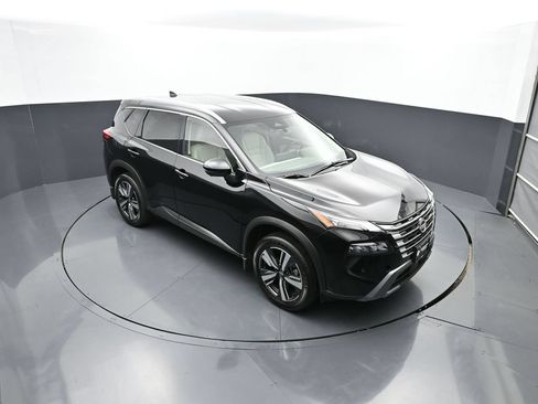 Used 2025 Nissan Rogue SL AWD/4WD image 43