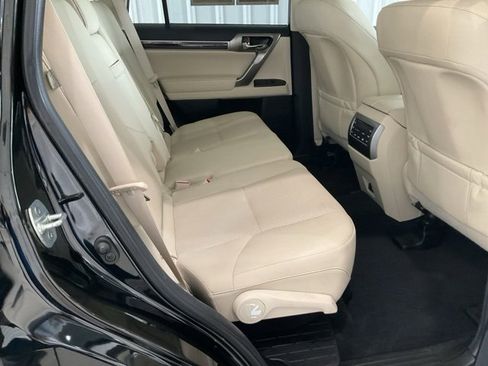 Used 2023 Lexus GX 460 Premium w/ Premium Package image 26
