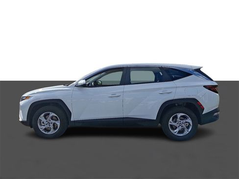 Used 2023 Hyundai Tucson SE image 4