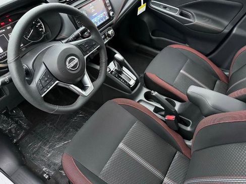New 2025 Nissan Versa SR w/ Trunk Package image 16