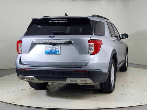 Used 2021 Ford Explorer XLT w/ Equipment Group 202A image 6