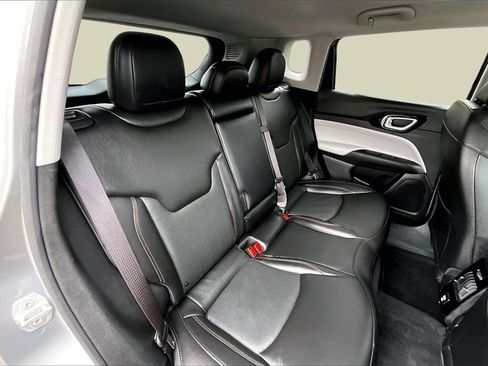 Used 2022 Jeep Compass Limited image 27