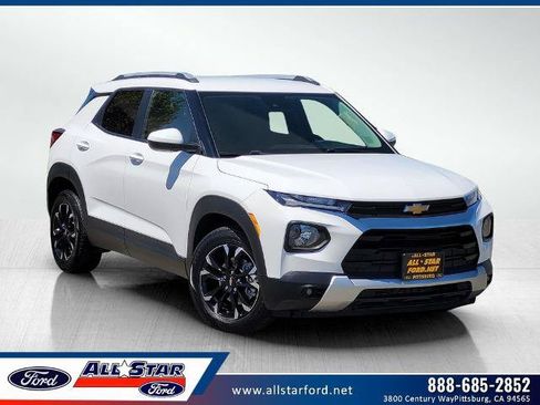Used 2023 Chevrolet TrailBlazer LT FWD image 1