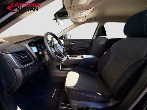 Used 2023 Nissan Rogue SV image 26