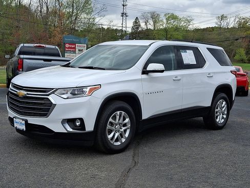 Certified 2020 Chevrolet Traverse LT w/ Driver Confidence II Package AWD/4WD image 3